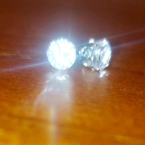 Elegant Silver Stud Earrings - Picture 6 of 9